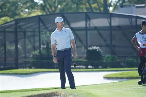 do pro golfers wear watches.